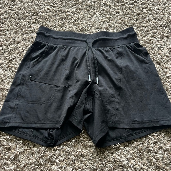 Zyia shorts - Picture 2 of 5
